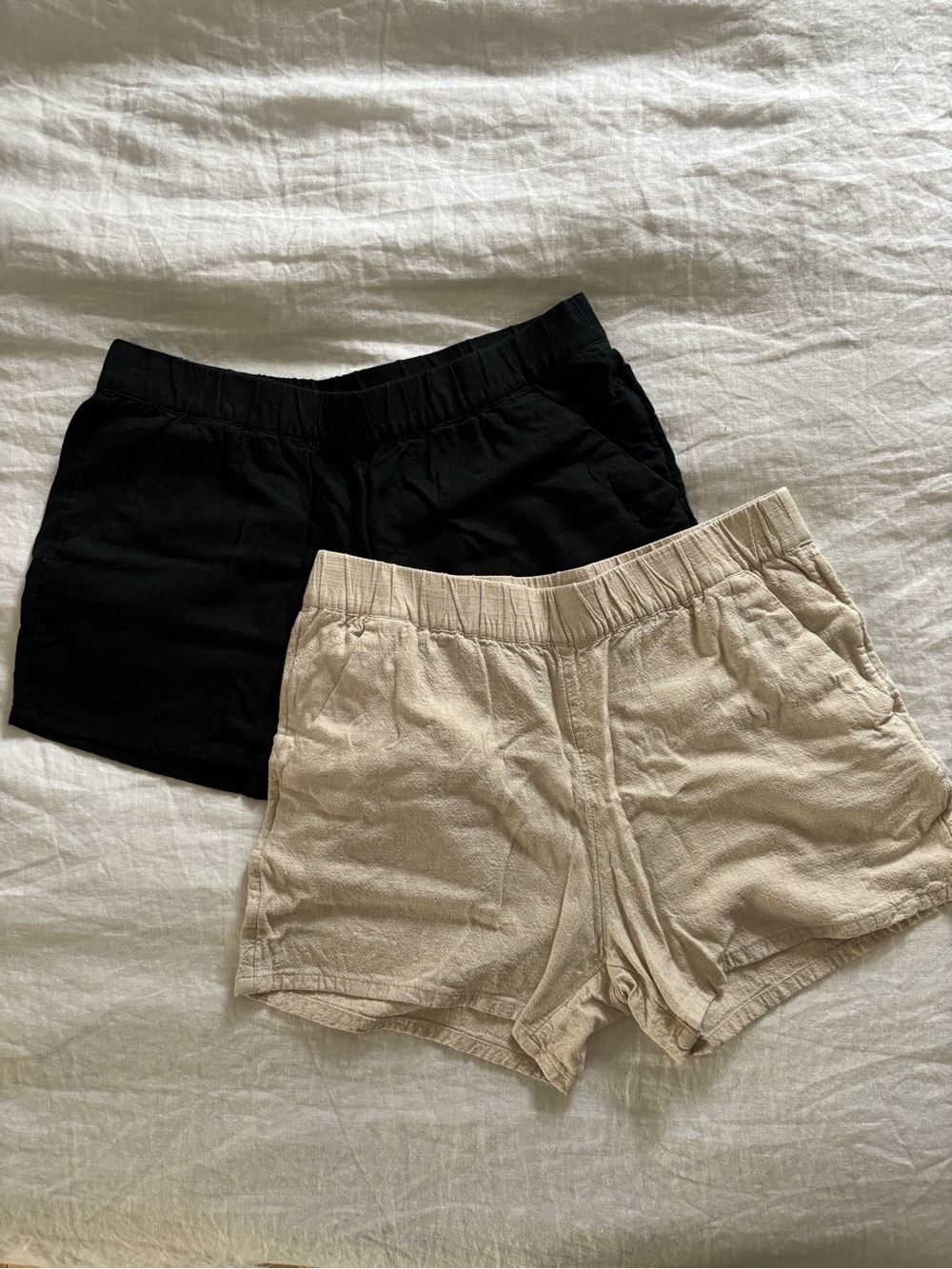 H&M Two-Pack Women's Linen Elastic Waist Shorts — Black & Natural